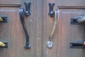 New lock Old handle